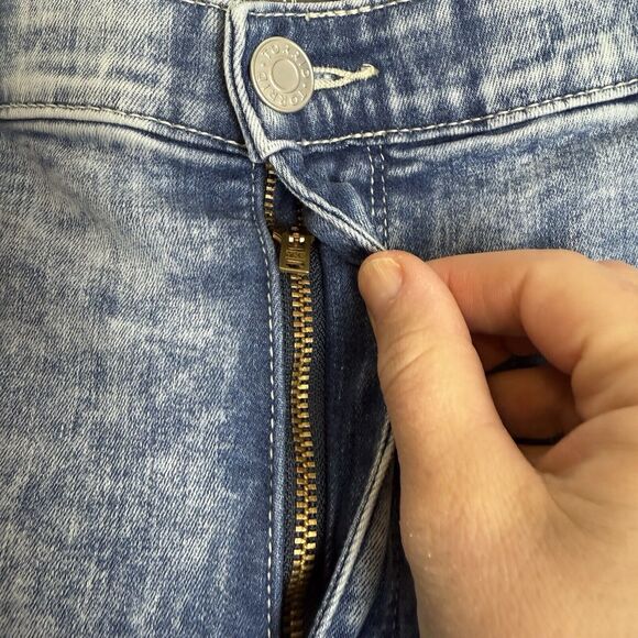 Torrid Feel The Fit Acid Wash Jeans High Rise Cropped Women’s Size 26 - Picture 3 of 10